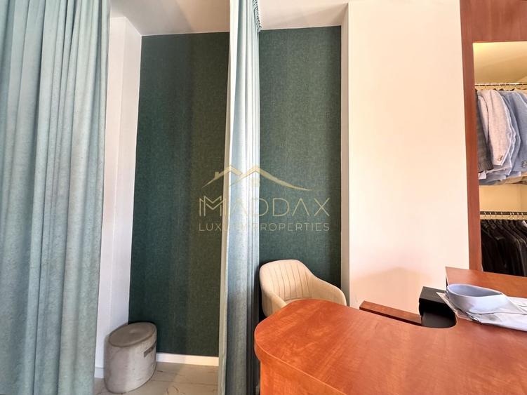 Spațiu comercial, de 217.66000366211 mp, în Domenii