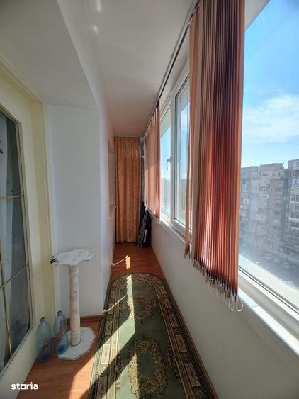 Apartament cu 4 camere decomandat în Decebal