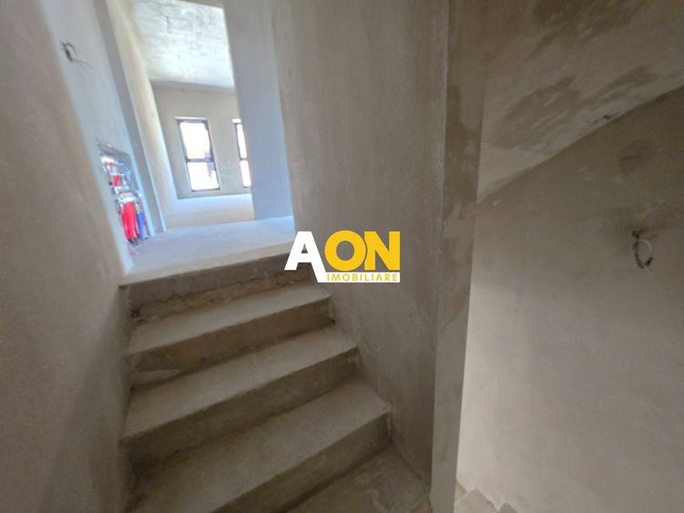 Duplex cu 4 camere cu Canalizare în Cetate