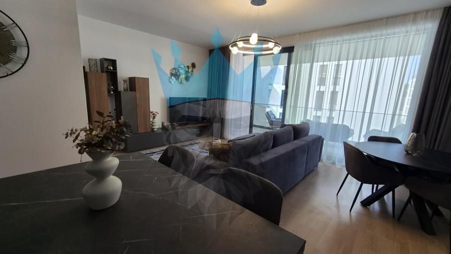 Apartament cu 3 camere semidecomandat, mobilat în Băneasa