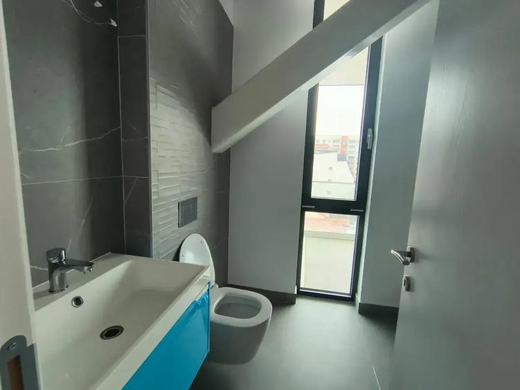 Apartament cu 4 camere decomandat în Aviației