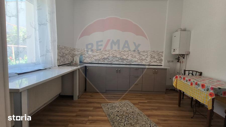 Casă cu 3 camere cu Teren 127.58 Mp în Piața Centrală