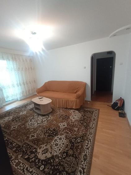 Apartament cu 2 camere semidecomandat în Boș