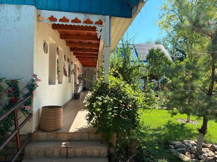 Casă cu 4 camere în Sărulești