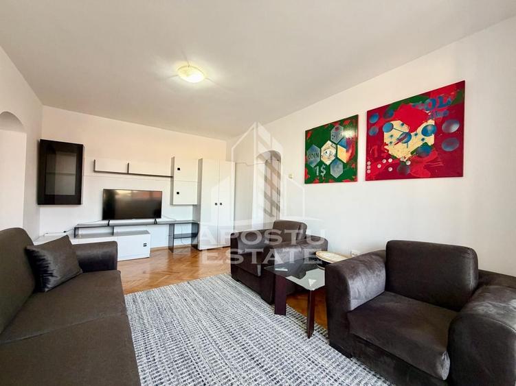 Apartament cu 3 camere decomandat, mobilat în Fabric
