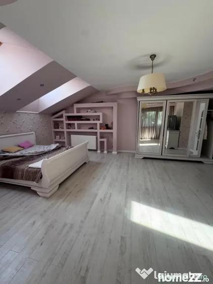Casă cu 7 camere cu Teren 2500 Mp în Siret