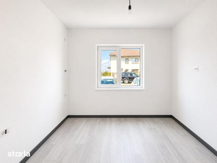 Casă cu 3 camere cu Teren 300 Mp în Dumbrăvița