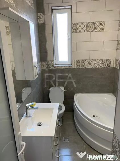 Casă cu 9 camere cu Teren 212 Mp în Eminescu