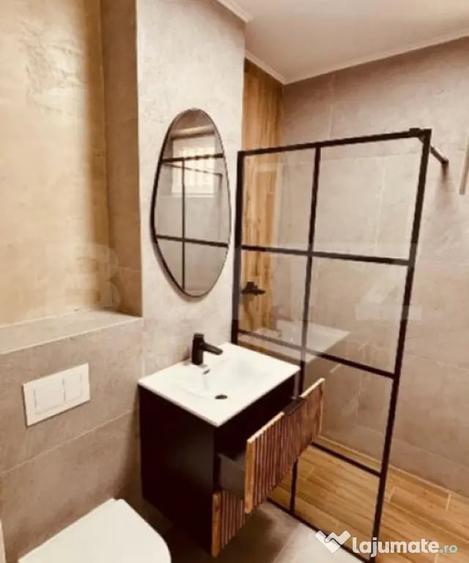 Apartament cu 3 camere semidecomandat în Ultracentral