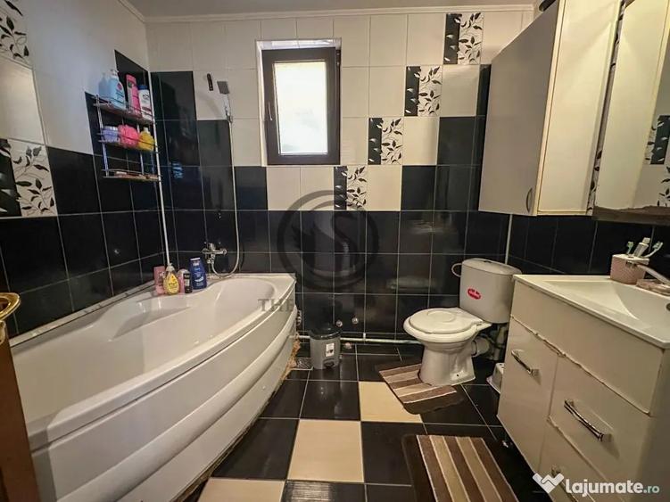 Casă cu 4 camere cu Teren 238 Mp în Românești
