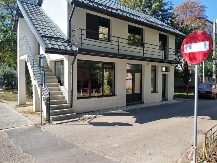 Spațiu comercial, de 100 mp, în Central