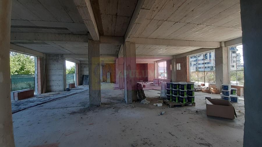 Spațiu comercial, de 330 mp, în Chiajna