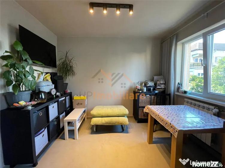 Apartament cu 3 camere semidecomandat în Calea Aradului