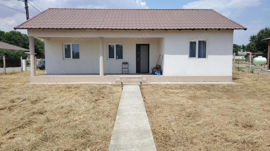Casă cu 3 camere în Pecineaga