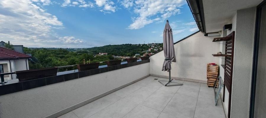 Apartament cu 4 camere decomandat în Alexandru cel Bun