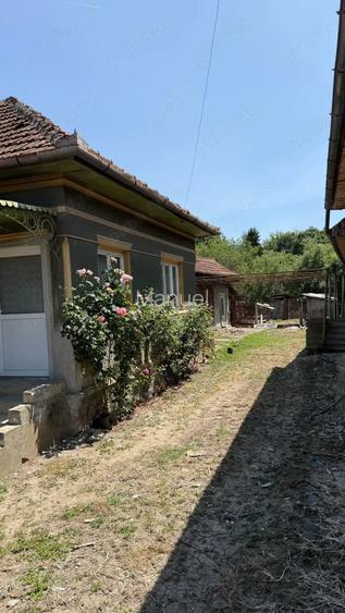 Casa de vanzare la ?ara locuin?a pregatita pentru mutare imediata!