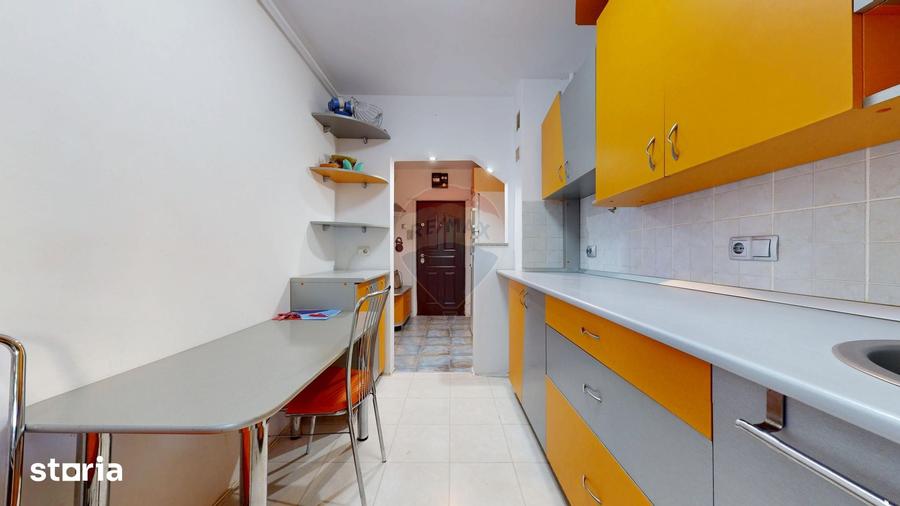 Apartament cu 2 camere decomandat în Florilor