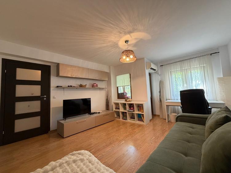 Apartament cu 2 camere decomandat, mobilat în Drumul Sării