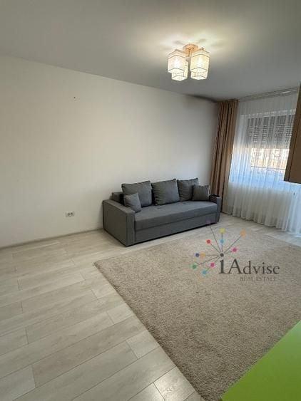 Apartament cu 2 camere decomandat în Tractorul