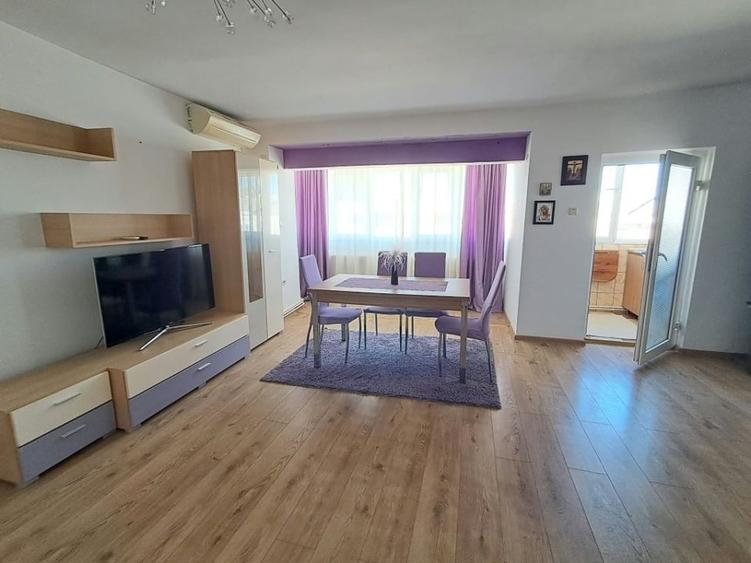 Apartament cu 3 camere decomandat în E3