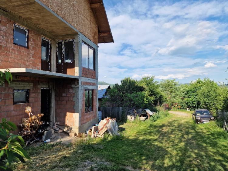 Casă cu 4 camere în Breaza de Sus