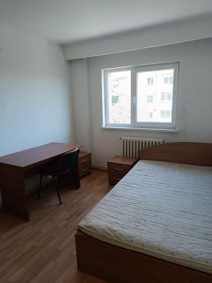 Apartament cu 4 camere în Mărăști