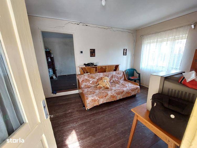 Casă cu 4 camere în Urleta