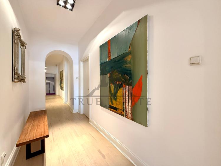 Apartament cu 7 camere decomandat, mobilat în Capitale