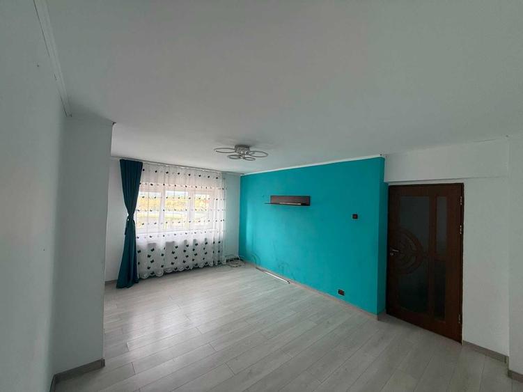 Apartament cu 2 camere decomandat în Florești