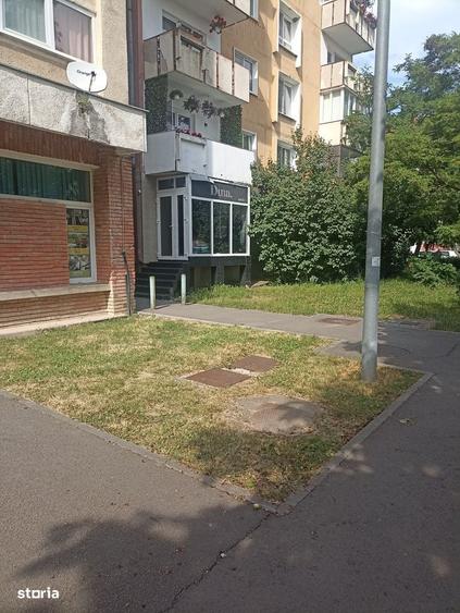 Spațiu comercial, de 64 mp, în Central
