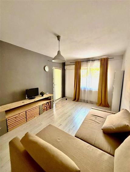 Apartament cu 2 camere decomandat, mobilat în Nicolina