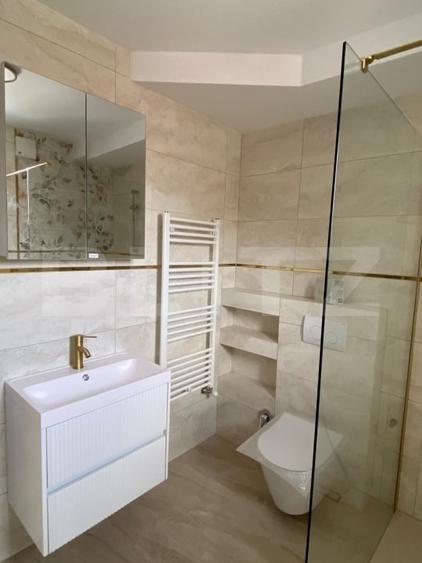 Apartament cu 3 camere decomandat, mobilat în Central