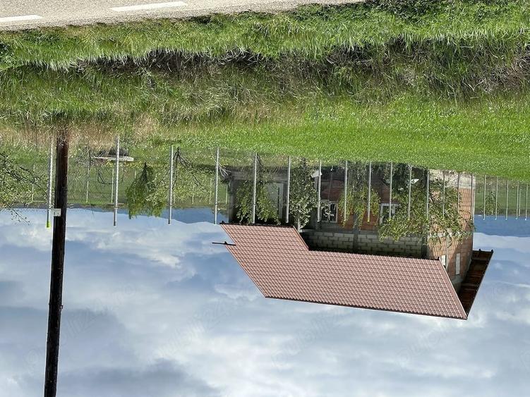 Casă cu 3 camere cu Teren 5000 Mp în Girov
