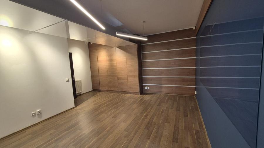 Apartament cu 4 camere decomandat în Domenii