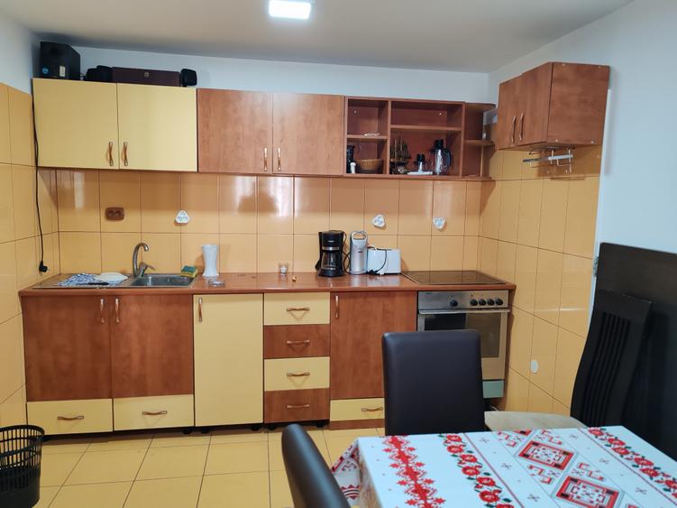 Casă cu 7 camere cu Canalizare în Satu Nou