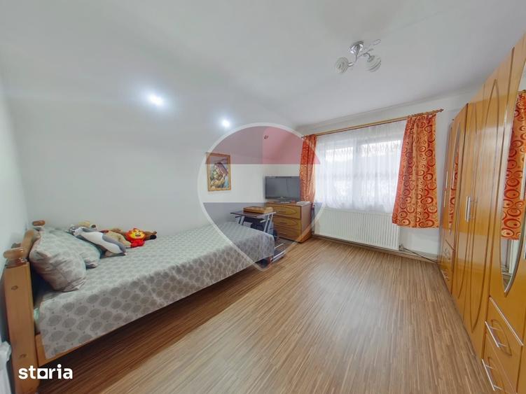 Casă cu 4 camere cu Teren 622 Mp în Bârsana