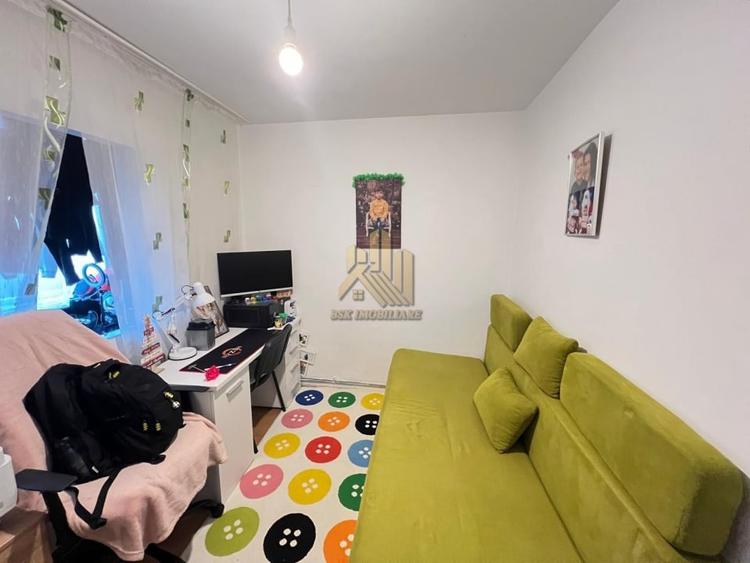 Apartament cu 4 camere decomandat, mobilat în Bartolomeu