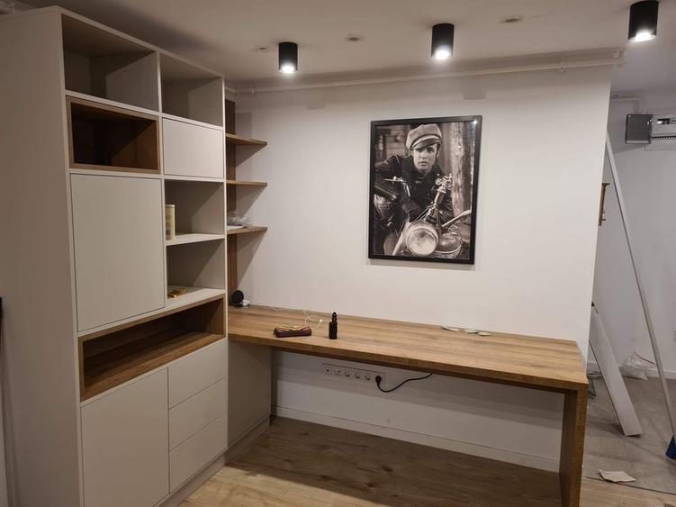 Apartament cu 3 camere decomandat în Tractorul