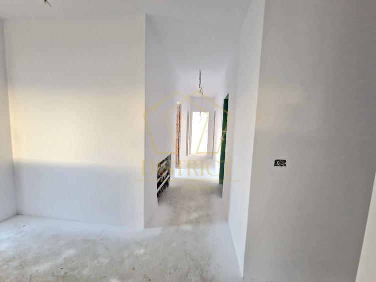 Duplex cu 4 camere cu Canalizare în Bucovăț (Remetea Mare)