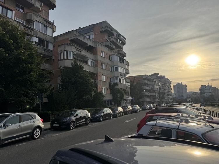 Apartament cu 3 camere decomandat în Ultracentral