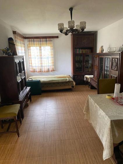 Casă cu 4 camere cu Teren 800 Mp în Ulmi
