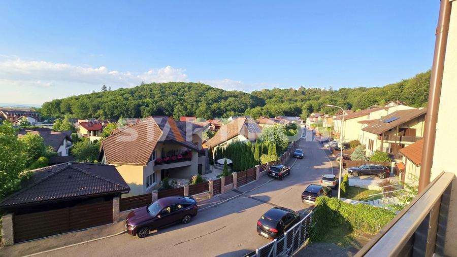 Casă individuală cu 5 camere cu Canalizare în Noua