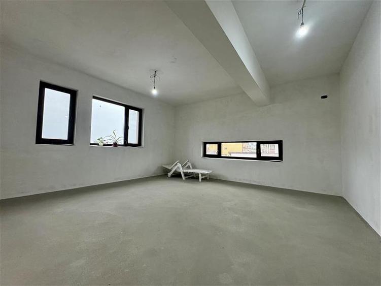 Apartament cu 3 camere decomandat în Dacia