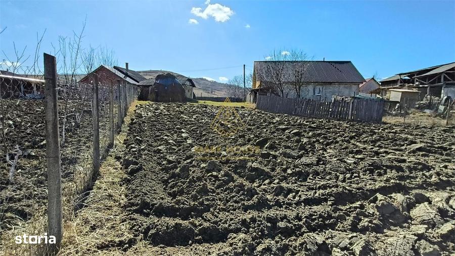 Teren de 2270 mp, în Odobești