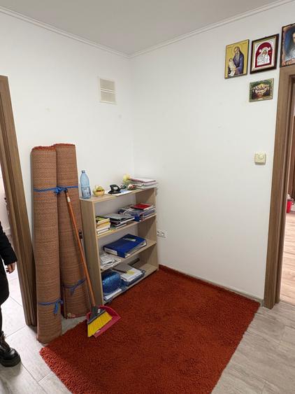 Apartament cu 2 camere semidecomandat în Școlilor