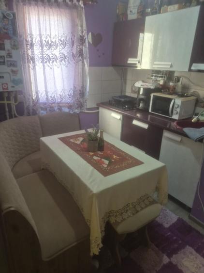 Apartament cu 2 camere semidecomandat în Micro 38