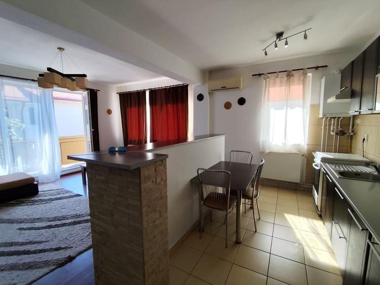 Apartament cu 2 camere decomandat, mobilat în Bună Ziua