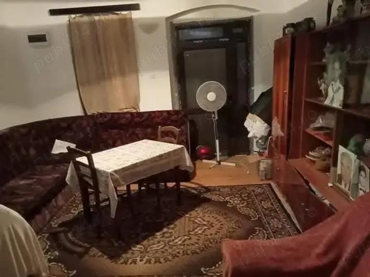 Casă cu 6 camere în Giubega