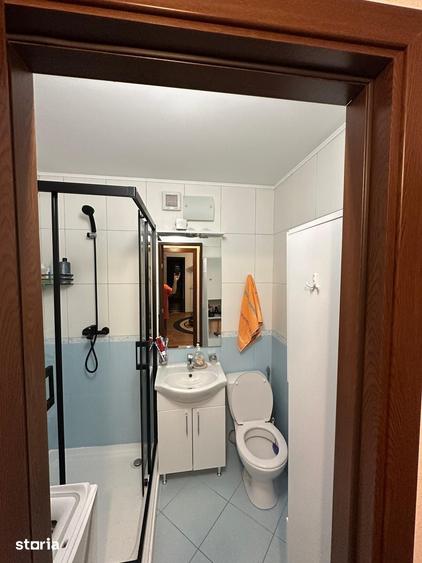 Apartament cu 3 camere semidecomandat în Titan