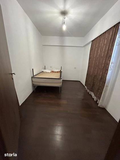Casă cu 4 camere cu Teren 1090 Mp în Central